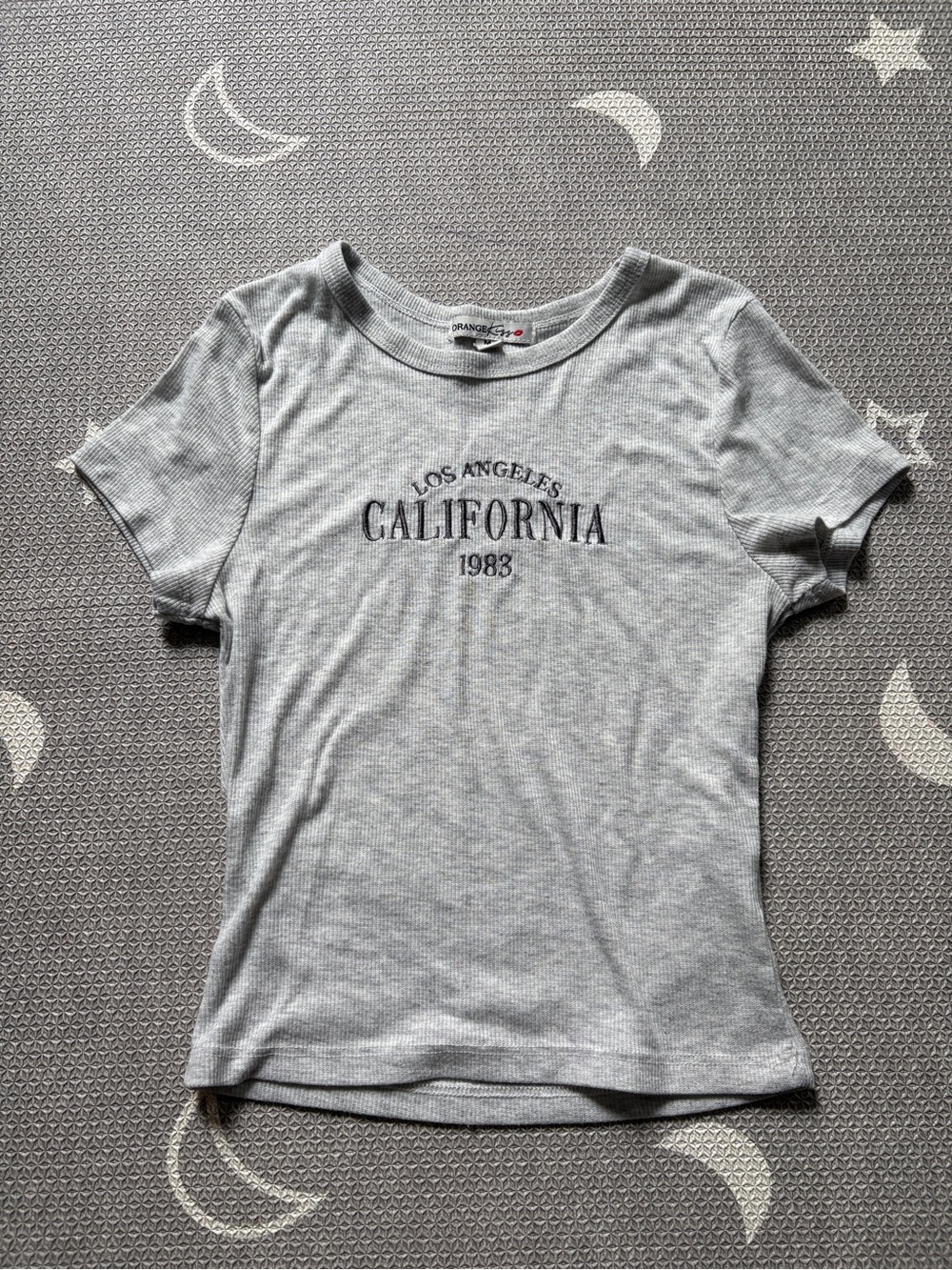 Orange Kiss Gray Ribbed Tee with Logo Tag